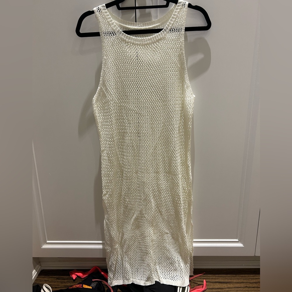 Amazon beach dress crochet coverup size small, never worn